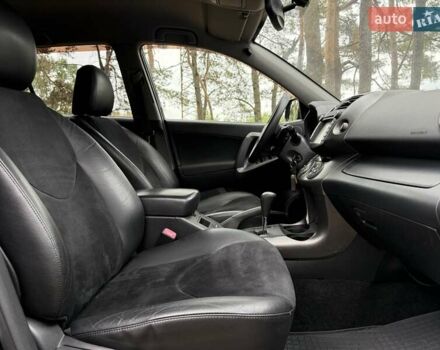 Тойота РАВ 4 2012 в Киеве на Automoto.ua Черный Тойота РАВ 4, объемом двигателя 2 л и пробегом 153 тыс. км за 12850 $, фото 28 на Automoto.ua