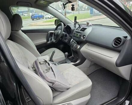 Черный Тойота РАВ 4, объемом двигателя 2.49 л и пробегом 160 тыс. км за 12500 $, фото 2 на Automoto.ua