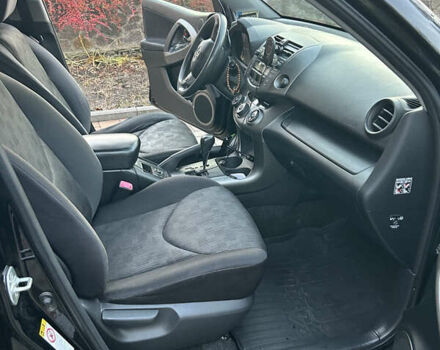 Черный Тойота РАВ 4, объемом двигателя 2 л и пробегом 122 тыс. км за 13700 $, фото 20 на Automoto.ua