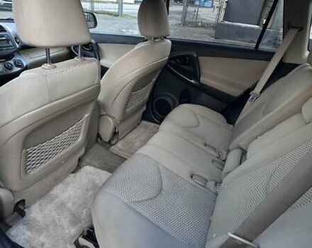 Чорний Тойота РАВ 4, об'ємом двигуна 2.49 л та пробігом 155 тис. км за 11800 $, фото 10 на Automoto.ua
