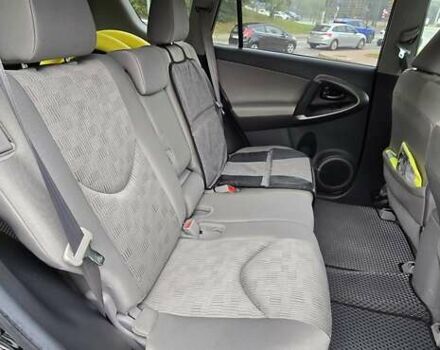 Черный Тойота РАВ 4, объемом двигателя 2.49 л и пробегом 160 тыс. км за 12500 $, фото 6 на Automoto.ua