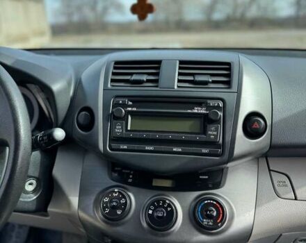 Черный Тойота РАВ 4, объемом двигателя 2.49 л и пробегом 212 тыс. км за 11200 $, фото 8 на Automoto.ua