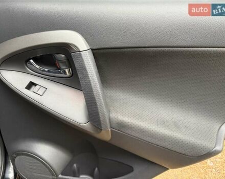 Тойота РАВ 4 2012 в Киеве на Automoto.ua Черный Тойота РАВ 4, объемом двигателя 2 л и пробегом 153 тыс. км за 12850 $, фото 46 на Automoto.ua