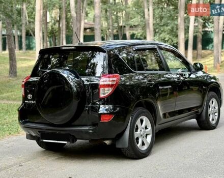 Чорний Тойота РАВ 4, об'ємом двигуна 2 л та пробігом 153 тис. км за 12999 $, фото 5 на Automoto.ua