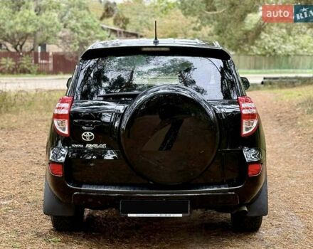 Чорний Тойота РАВ 4, об'ємом двигуна 2 л та пробігом 153 тис. км за 12900 $, фото 5 на Automoto.ua