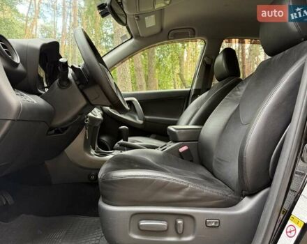Чорний Тойота РАВ 4, об'ємом двигуна 2 л та пробігом 153 тис. км за 12999 $, фото 17 на Automoto.ua