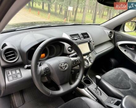 Чорний Тойота РАВ 4, об'ємом двигуна 2 л та пробігом 153 тис. км за 12999 $, фото 18 на Automoto.ua