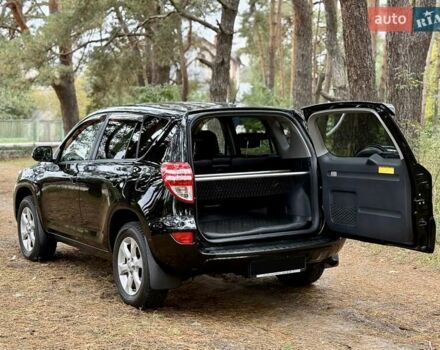 Чорний Тойота РАВ 4, об'ємом двигуна 2 л та пробігом 153 тис. км за 12900 $, фото 49 на Automoto.ua