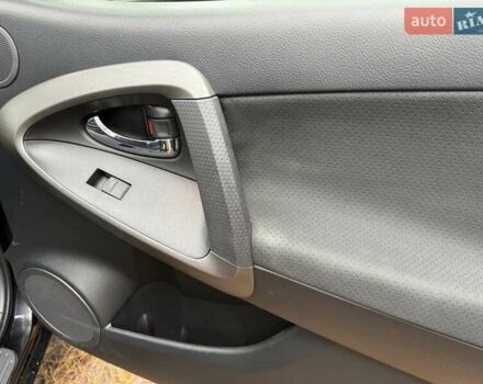 Тойота РАВ 4 2012 в Киеве на Automoto.ua Черный Тойота РАВ 4, объемом двигателя 2 л и пробегом 153 тыс. км за 12850 $, фото 47 на Automoto.ua