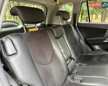 Чорний Тойота РАВ 4, об'ємом двигуна 2 л та пробігом 153 тис. км за 12999 $, фото 26 на Automoto.ua