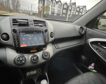 Чорний Тойота РАВ 4, об'ємом двигуна 1.99 л та пробігом 188 тис. км за 15500 $, фото 18 на Automoto.ua