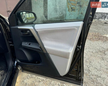 Черный Тойота РАВ 4, объемом двигателя 2.5 л и пробегом 180 тыс. км за 15900 $, фото 12 на Automoto.ua