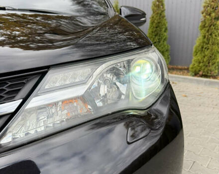 Черный Тойота РАВ 4, объемом двигателя 2.23 л и пробегом 214 тыс. км за 15800 $, фото 2 на Automoto.ua