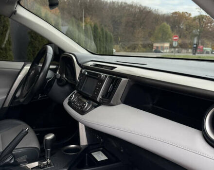 Черный Тойота РАВ 4, объемом двигателя 2.23 л и пробегом 214 тыс. км за 15800 $, фото 26 на Automoto.ua