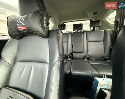 Чорний Тойота РАВ 4, об'ємом двигуна 2.23 л та пробігом 195 тис. км за 17550 $, фото 10 на Automoto.ua