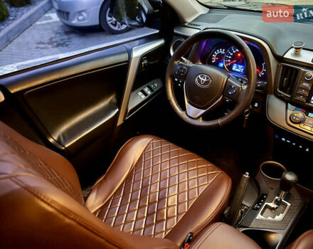 Чорний Тойота РАВ 4, об'ємом двигуна 2.23 л та пробігом 256 тис. км за 15999 $, фото 23 на Automoto.ua