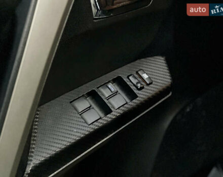 Чорний Тойота РАВ 4, об'ємом двигуна 2.23 л та пробігом 256 тис. км за 15999 $, фото 17 на Automoto.ua