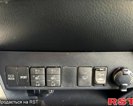 Тойота РАВ 4 2015 у Гадяче на Automoto.ua Чорний Тойота РАВ 4, об'ємом двигуна 2 л та пробігом 210 тис. км за 14300 $, фото 8 на Automoto.ua