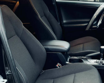 Чорний Тойота РАВ 4, об'ємом двигуна 2.49 л та пробігом 109 тис. км за 22500 $, фото 17 на Automoto.ua