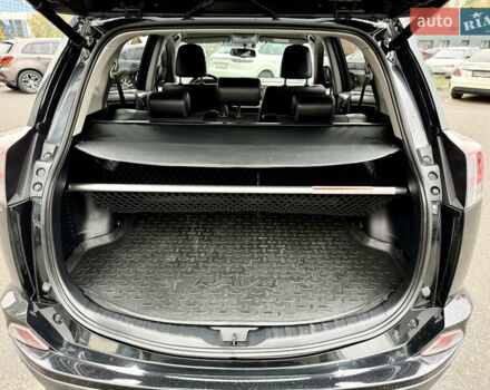 Тойота РАВ 4 2017 в Днепре (Днепропетровске) на Automoto.ua Черный Тойота РАВ 4, объемом двигателя 2.23 л и пробегом 240 тыс. км за 18700 $, фото 41 на Automoto.ua