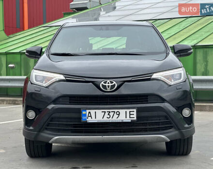Тойота РАВ 4 2017 в Киеве на Automoto.ua Черный Тойота РАВ 4, объемом двигателя 2.23 л и пробегом 207 тыс. км за 18000 $, фото 5 на Automoto.ua