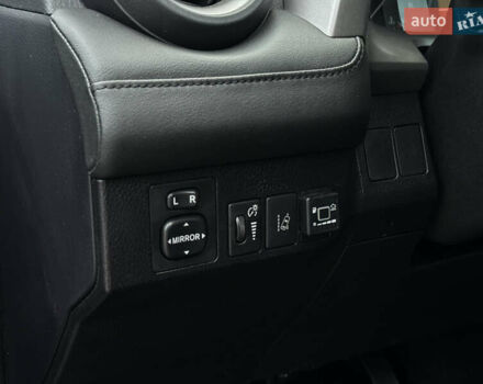 Чорний Тойота РАВ 4, об'ємом двигуна 2.49 л та пробігом 116 тис. км за 19200 $, фото 13 на Automoto.ua