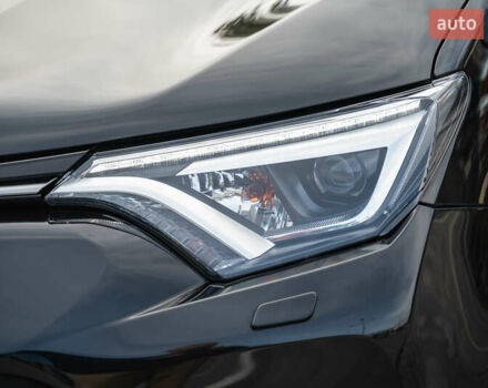 Черный Тойота РАВ 4, объемом двигателя 2.23 л и пробегом 97 тыс. км за 23775 $, фото 1 на Automoto.ua