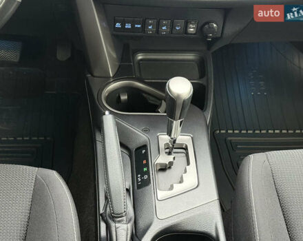 Черный Тойота РАВ 4, объемом двигателя 2.5 л и пробегом 90 тыс. км за 25500 $, фото 24 на Automoto.ua