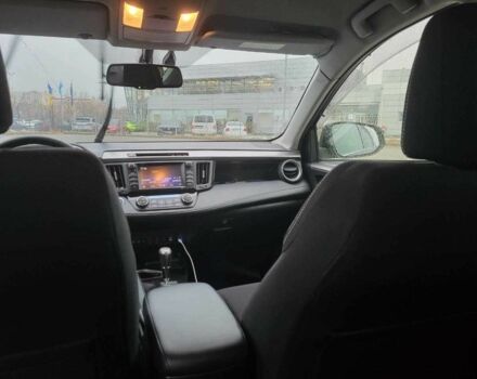 Тойота РАВ 4 2017 в Киеве на Automoto.ua Черный Тойота РАВ 4, объемом двигателя 2.5 л и пробегом 167 тыс. км за 21900 $, фото 8 на Automoto.ua