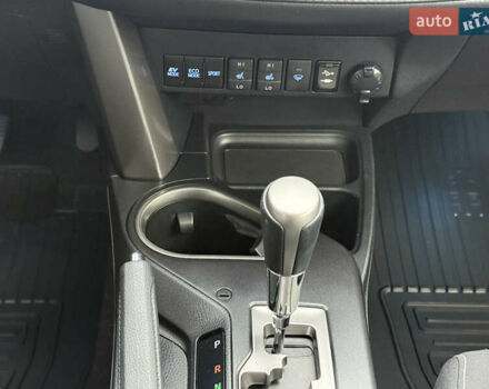 Черный Тойота РАВ 4, объемом двигателя 2.5 л и пробегом 90 тыс. км за 25500 $, фото 25 на Automoto.ua