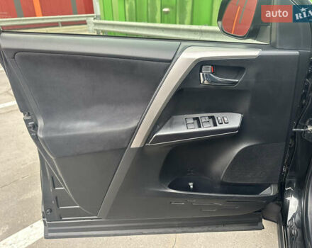 Тойота РАВ 4 2017 в Киеве на Automoto.ua Черный Тойота РАВ 4, объемом двигателя 2.23 л и пробегом 207 тыс. км за 18000 $, фото 15 на Automoto.ua