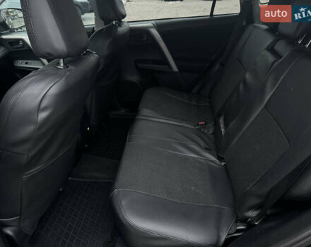 Чорний Тойота РАВ 4, об'ємом двигуна 2.49 л та пробігом 116 тис. км за 19200 $, фото 24 на Automoto.ua
