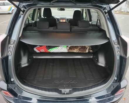 Тойота РАВ 4 2017 в Киеве на Automoto.ua Черный Тойота РАВ 4, объемом двигателя 2.5 л и пробегом 167 тыс. км за 21900 $, фото 17 на Automoto.ua