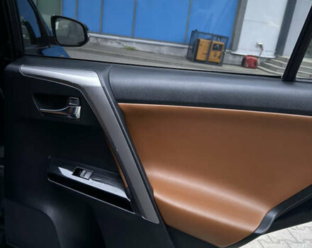 Чорний Тойота РАВ 4, об'ємом двигуна 2.49 л та пробігом 108 тис. км за 24900 $, фото 15 на Automoto.ua