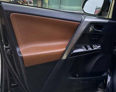 Чорний Тойота РАВ 4, об'ємом двигуна 2.49 л та пробігом 108 тис. км за 24900 $, фото 18 на Automoto.ua