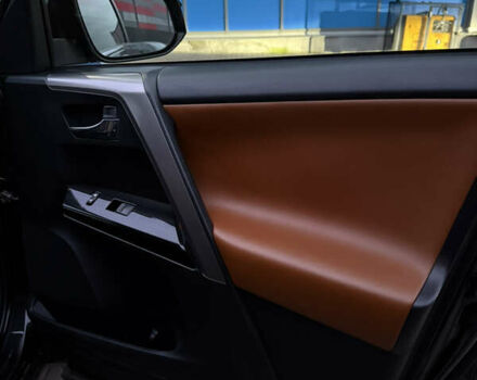 Чорний Тойота РАВ 4, об'ємом двигуна 2.49 л та пробігом 108 тис. км за 24900 $, фото 14 на Automoto.ua