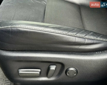 Чорний Тойота РАВ 4, об'ємом двигуна 2.5 л та пробігом 68 тис. км за 24000 $, фото 4 на Automoto.ua