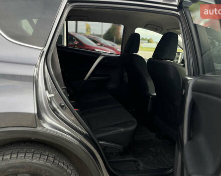 Чорний Тойота РАВ 4, об'ємом двигуна 2.49 л та пробігом 48 тис. км за 19100 $, фото 13 на Automoto.ua