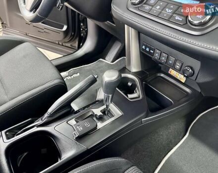 Черный Тойота РАВ 4, объемом двигателя 2.49 л и пробегом 123 тыс. км за 26999 $, фото 14 на Automoto.ua