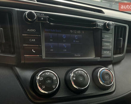 Чорний Тойота РАВ 4, об'ємом двигуна 2.49 л та пробігом 48 тис. км за 19100 $, фото 18 на Automoto.ua