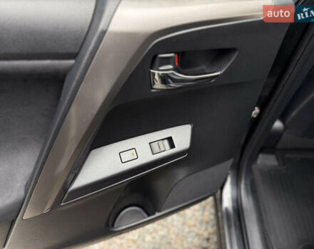 Черный Тойота РАВ 4, объемом двигателя 2.49 л и пробегом 122 тыс. км за 23800 $, фото 26 на Automoto.ua