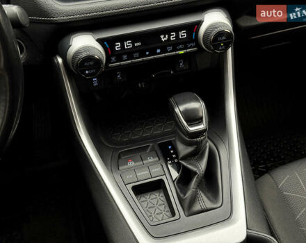 Чорний Тойота РАВ 4, об'ємом двигуна 1.99 л та пробігом 186 тис. км за 24500 $, фото 9 на Automoto.ua