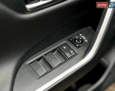 Чорний Тойота РАВ 4, об'ємом двигуна 1.99 л та пробігом 186 тис. км за 24500 $, фото 14 на Automoto.ua