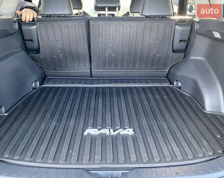 Тойота РАВ 4 2019 в Киеве на Automoto.ua Черный Тойота РАВ 4, объемом двигателя 2.5 л и пробегом 55 тыс. км за 24500 $, фото 18 на Automoto.ua