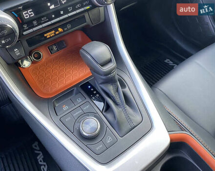 Тойота РАВ 4 2019 в Киеве на Automoto.ua Черный Тойота РАВ 4, объемом двигателя 2.5 л и пробегом 55 тыс. км за 24500 $, фото 14 на Automoto.ua