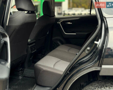 Чорний Тойота РАВ 4, об'ємом двигуна 1.99 л та пробігом 186 тис. км за 24500 $, фото 16 на Automoto.ua