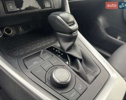 Черный Тойота РАВ 4, объемом двигателя 1.99 л и пробегом 17 тыс. км за 31999 $, фото 2 на Automoto.ua