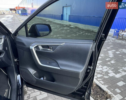 Чорний Тойота РАВ 4, об'ємом двигуна 2.49 л та пробігом 61 тис. км за 34500 $, фото 17 на Automoto.ua