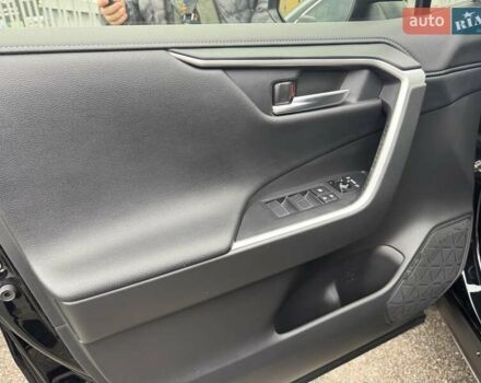 Черный Тойота РАВ 4, объемом двигателя 1.99 л и пробегом 17 тыс. км за 31999 $, фото 4 на Automoto.ua