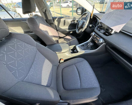 Тойота РАВ 4 2021 в Киеве на Automoto.ua Черный Тойота РАВ 4, объемом двигателя 2.5 л и пробегом 102 тыс. км за 32490 $, фото 35 на Automoto.ua